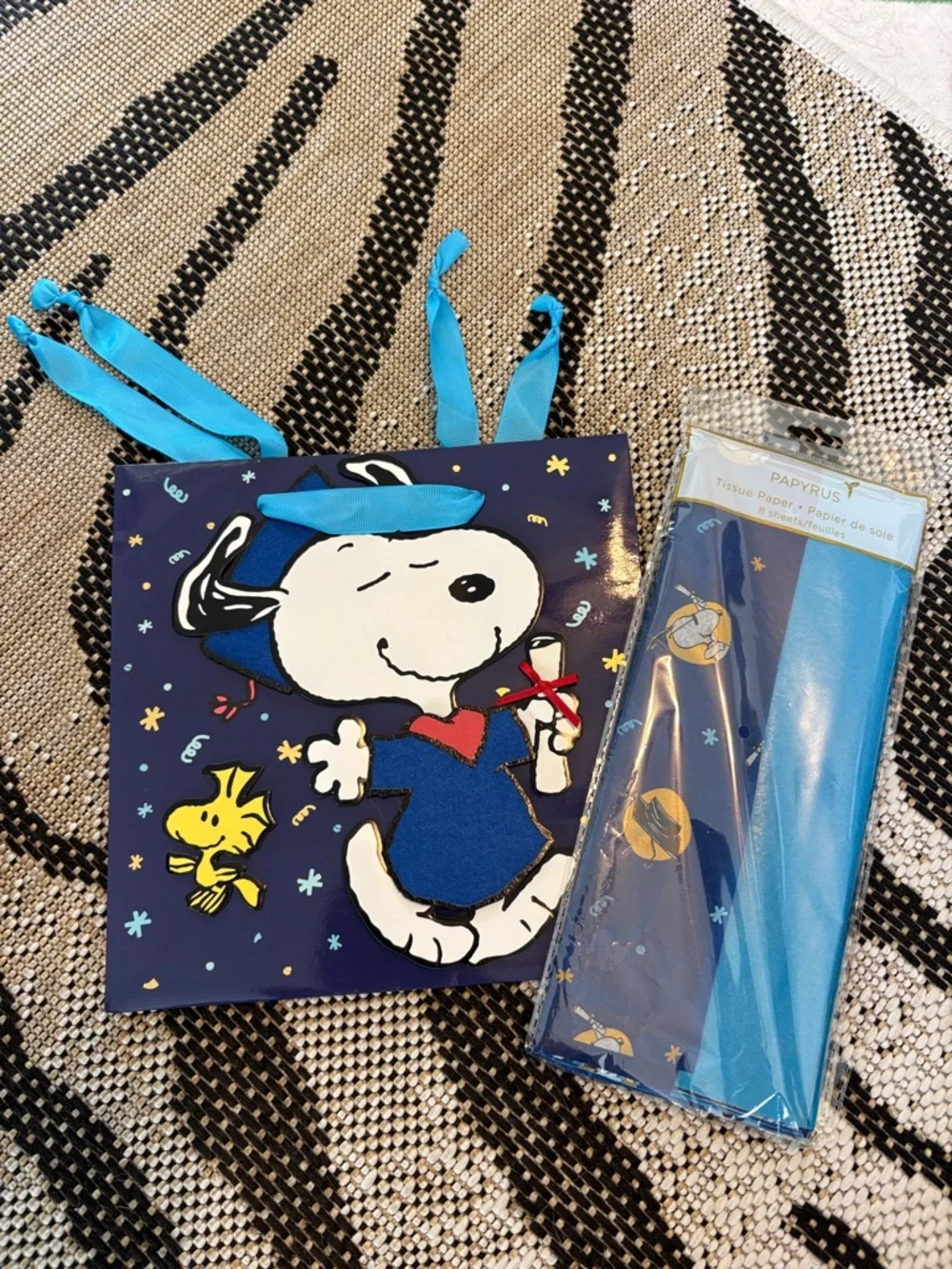 🆕Papyrus Snoopy And Woodstock Graduation Bag And Tissue Bundle